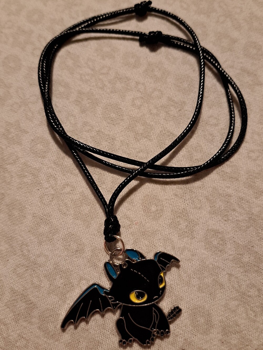 Toothless Adjustable Rope Necklace - Picture 2 of 7